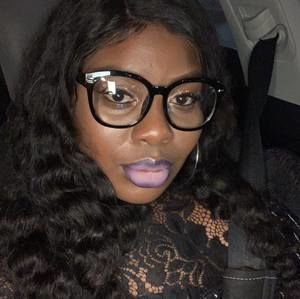 Meet your Posher, Ava